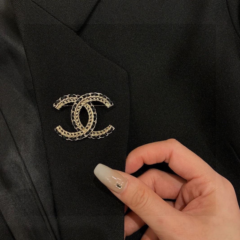 Ch*el brooches